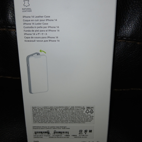 Genuine apple leather case. Iphone 14. Small camera - Picture 2 of 2